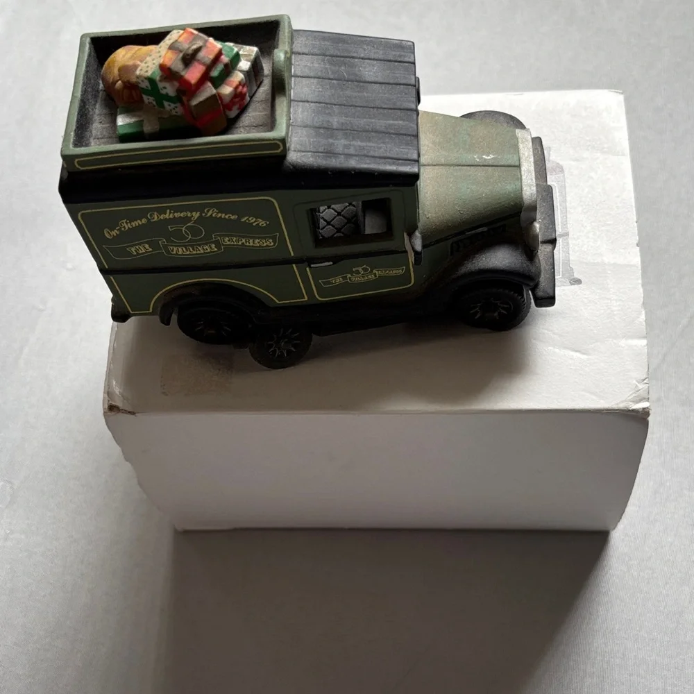 Department 56 Green and Black Vintage Truck Decor